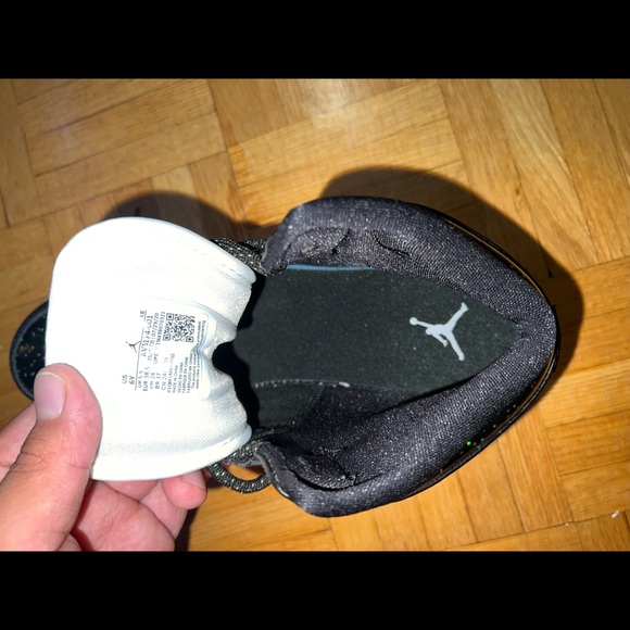 Air Jordan 1 Mid SE GS 'Black Glitter' - Picture 4 of 4